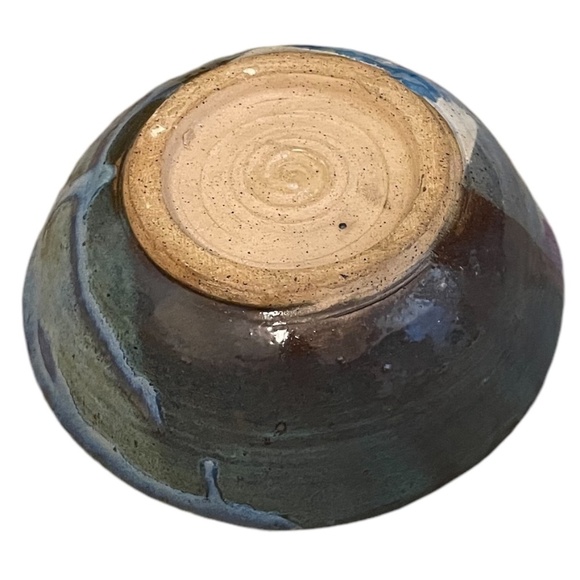 Circular Bowl, Hand-Built With Organic Edges & Unique Glazing - Picture 5 of 7